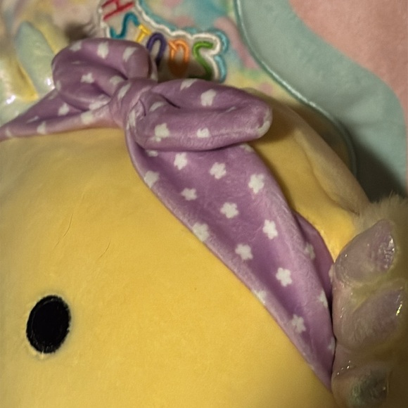 Treyton the Axolotl squishmallow NWT with sunflower - Picture 3 of 8